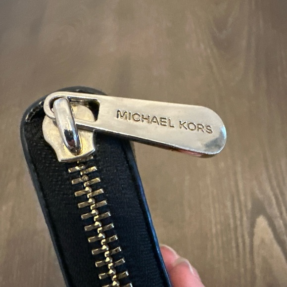 Michael‎ Kors Logo Wallet Zip Around Black Patent Leather MK - Picture 4 of 9